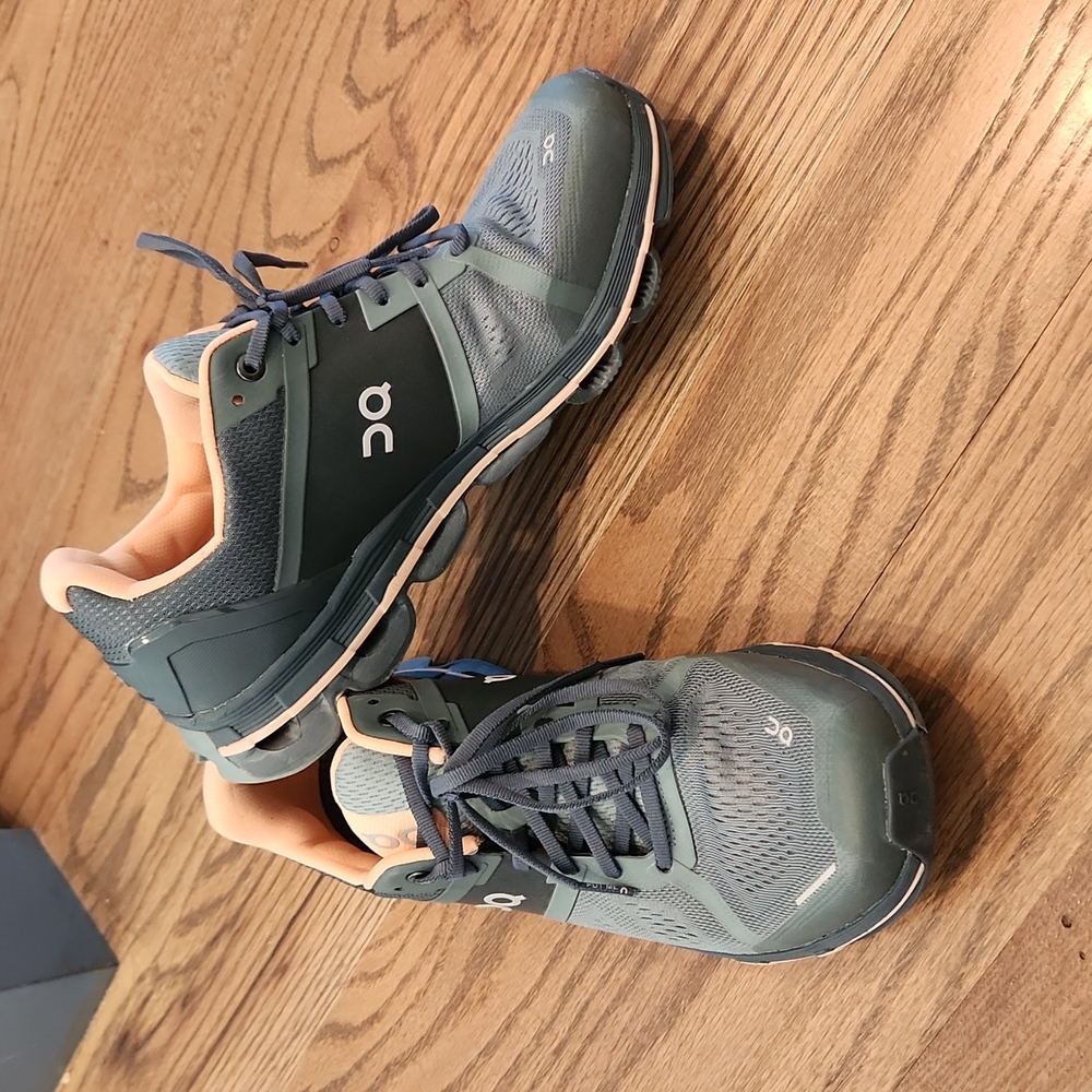 Size 9 on cloud cloudace shoes